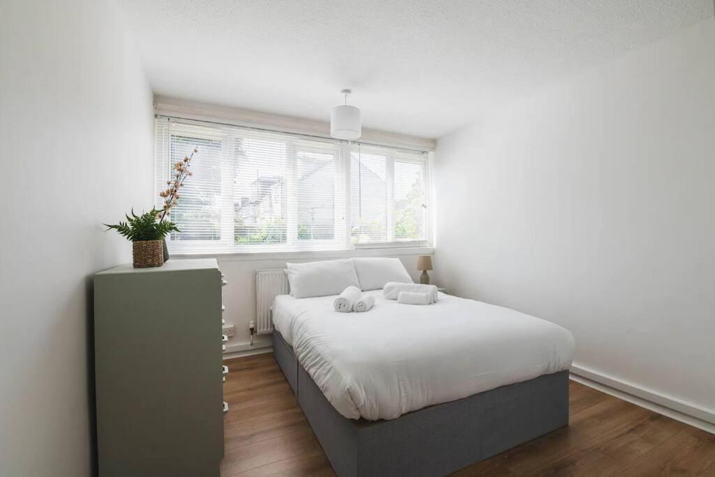 Apartamento Stylish & Tranquil Flat With Excellent Connections Londres Exterior foto