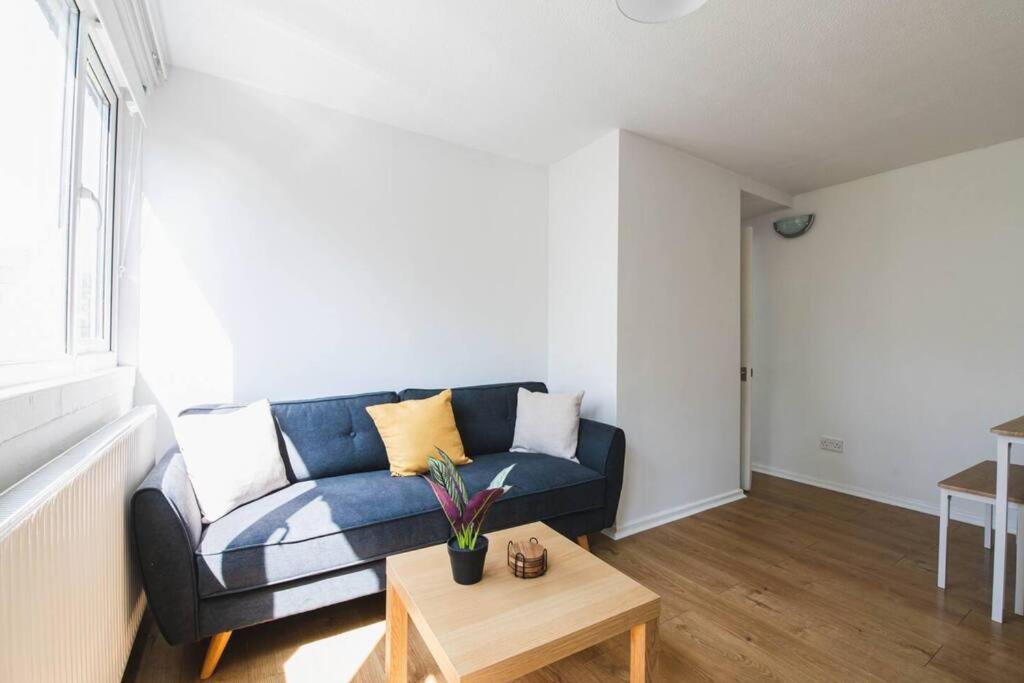 Apartamento Stylish & Tranquil Flat With Excellent Connections Londres Exterior foto